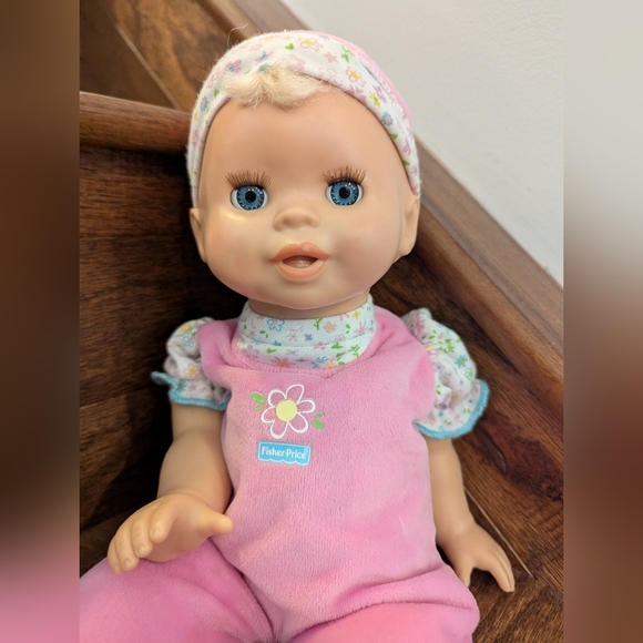 Vintage Fisher Price Interactive Doll Blinks Coos Giggles & Closes  Eyes - Picture 4 of 11